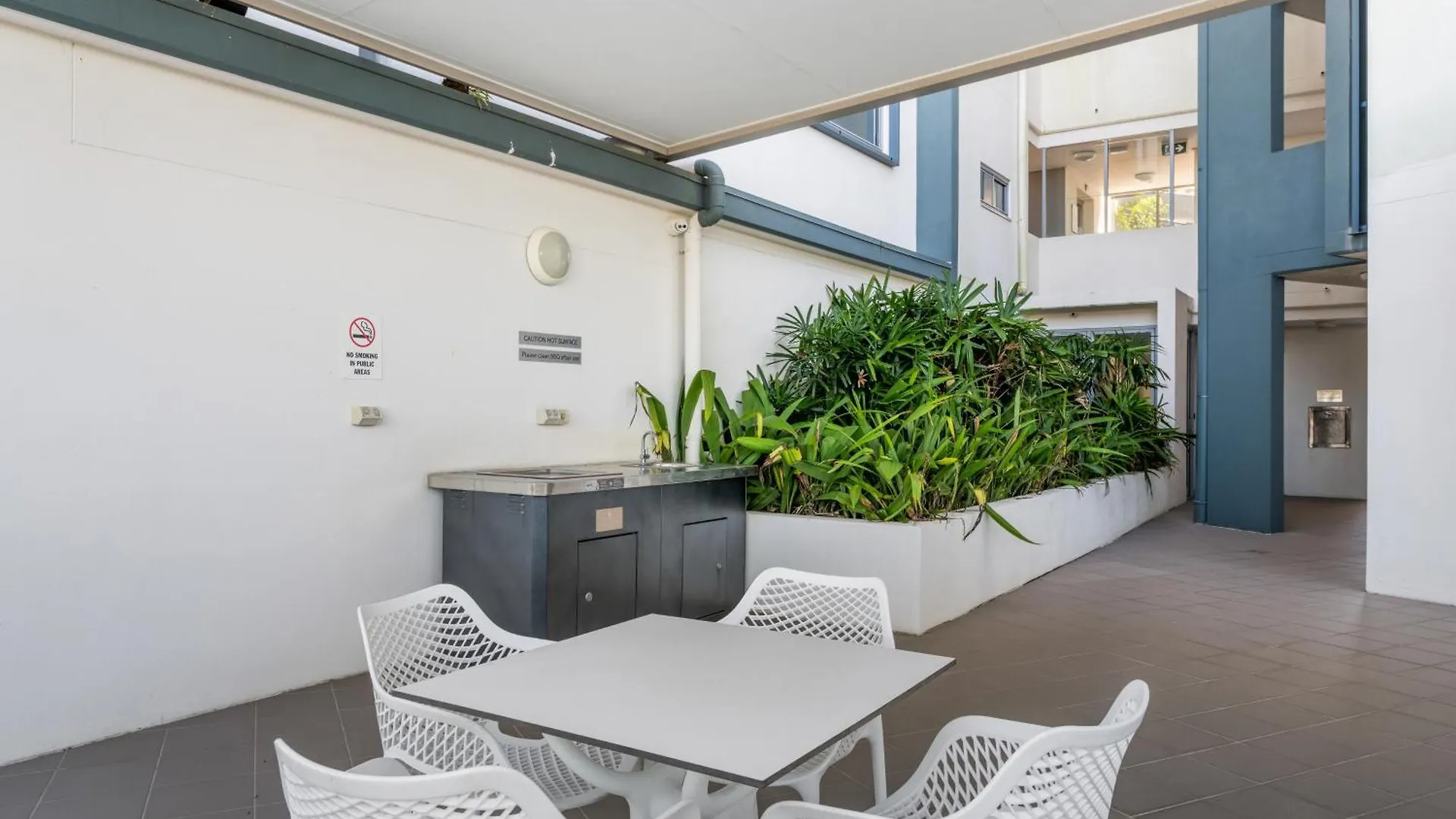 Hotel Salt At Oceanside Kawana Waters